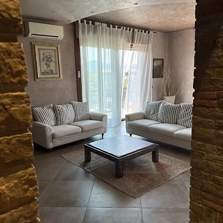 Loft 28 * تريسكوري بالنياريو
